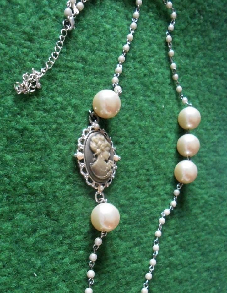 AVON: zeer mooie ketting - TE KOOP, Handtassen en Accessoires, Kettingen, Nieuw, Zilver, Zilver, Ophalen of Verzenden