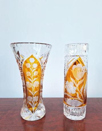 Twee prachtige vintage dubbelgeslepen vazen 'Julia Crystal' beschikbaar voor biedingen
