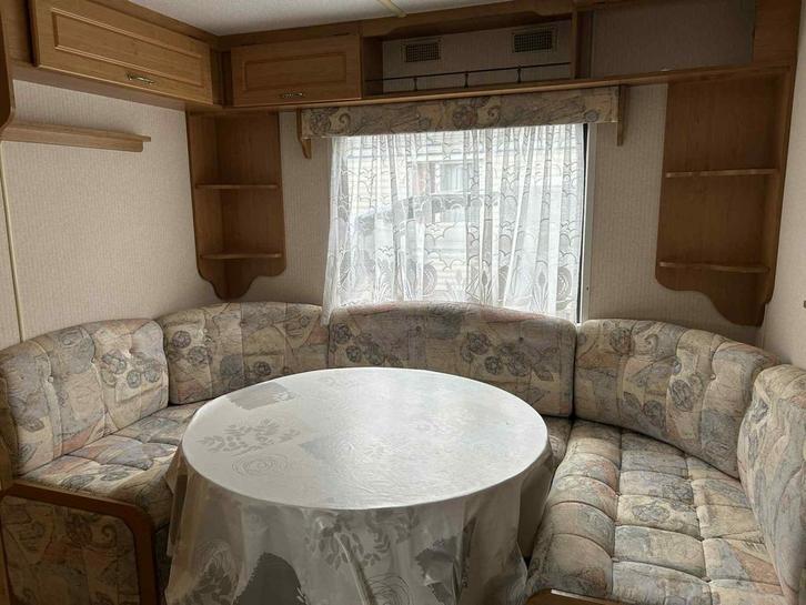Caravan boston super 3 slaapkamers 13/3,5, Caravans en Kamperen, Caravans, Particulier, tot en met 6, 2 aparte bedden, Vast bed