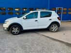 acia Sandero Stepway 2015 – Zeer proper – 80.000 km, Auto's, 898 cc, Stof, Zwart, 1098 kg