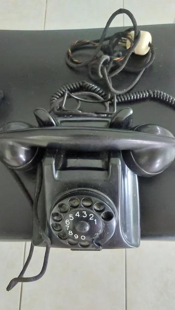 Téléphone noir vintage Ericsson 11420/7 de l'an 1957
