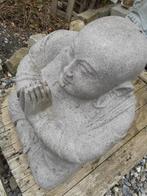 Mooie gelukkige Boeddha bidt in blauwe steen, Tuin en Terras, Ophalen, Zo goed als nieuw, Steen, Boeddhabeeld