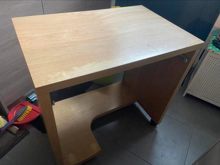 IKEA kinderbureautje  incl bureaustoel, Huis en Inrichting, Bureaus, Gebruikt, Bureau, Ophalen