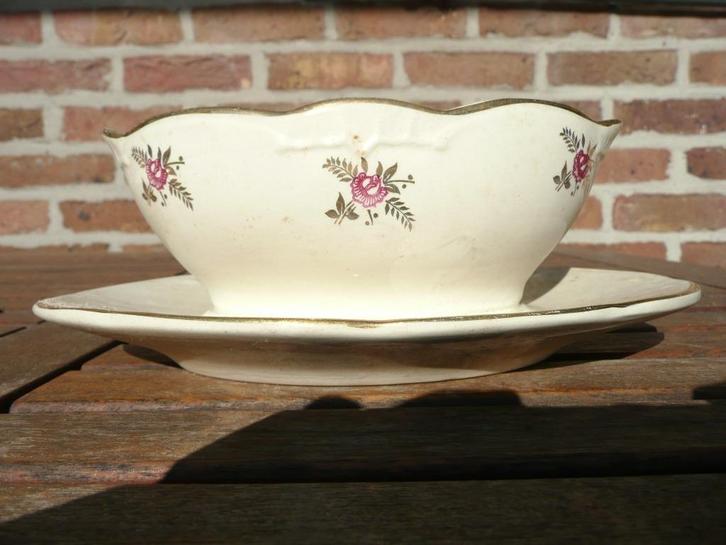 Porseleinen schalen (1 ronde +1 ovale) + sauskom Suzon/Capri, Antiek en Kunst, Antiek | Servies los, Ophalen of Verzenden