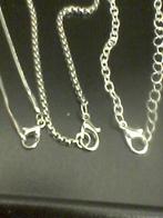 1 collier/ chaîne blanche, Ophalen, Nieuw