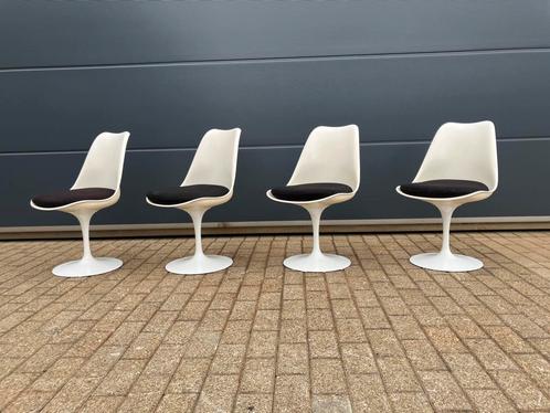 4x originele vintage Knoll Tulip chairs by Eero Saarinen, Huis en Inrichting, Zetels | Voetbanken en poefs, Kunststof, Ophalen of Verzenden