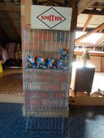 Le stand commercial SMITHS propose désormais des chips, Enlèvement, Utilisé, Autres types