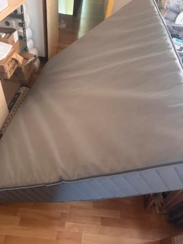 Stevıge matras 180x200 met een dikte van 25cm beschikbaar voor biedingen