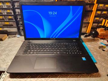 Asus 17" I7 Intel 256SSD 8GB nieuwe Batterij W11 beschikbaar voor biedingen
