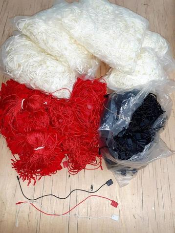 eigen kledinglijn? LOT: 3700tags 750gripzakjes 1000 speldjes beschikbaar voor biedingen