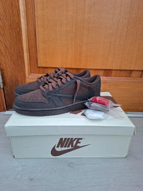 Travis Scott Air Jordan 1 Low - Velvet Brown - 41/42/43, Kleding | Heren, Schoenen, Zo goed als nieuw, Sneakers, Ophalen
