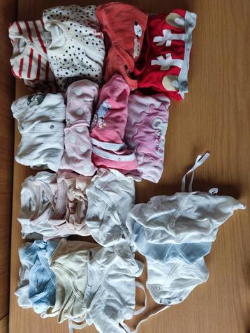 Lot de vêtements fille 0-1 mois 50-56 beschikbaar voor biedingen