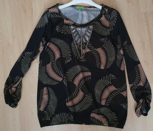 Shirt K-Design maat XS – perfecte staat, Kleding | Dames, Blouses en Tunieken, Zo goed als nieuw, Maat 34 (XS) of kleiner, Verzenden