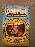 Dav Pilkey - Dog Man en de vlooienkoning, Boeken, Kinderboeken | Jeugd | onder 10 jaar, Ophalen of Verzenden, Dav Pilkey