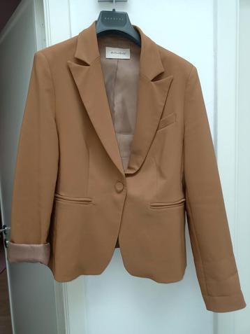 Amelie & Amélie - blazer cognac disponible aux enchères