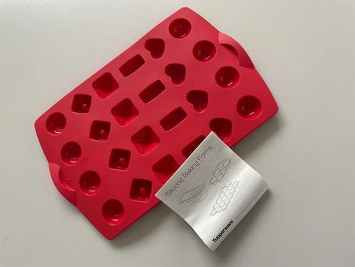 Tupperware - flexibele bakvorm (NIEUW), Huis en Inrichting, Keuken | Tupperware, Nieuw, Overige typen, Rood, Ophalen of Verzenden