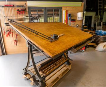 Table à dessin architecte Isis 1930 beschikbaar voor biedingen