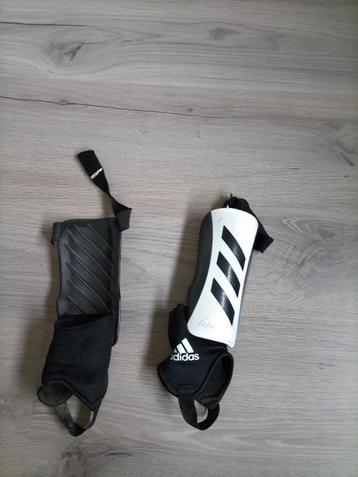 Scheenbeschermers Adidas (10j.), Enlèvement ou Envoi, Utilisé