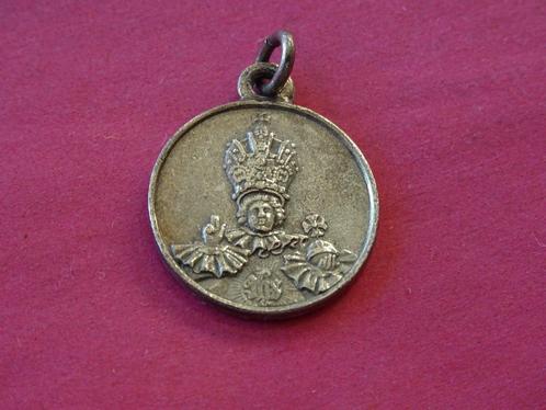 Antiek zilveren medaillon Jezus Kindje Jezus van Praag 1930, Antiek en Kunst, Antiek | Religieuze voorwerpen, Ophalen of Verzenden