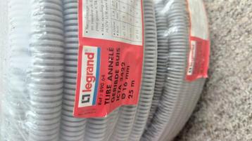 2 legrand tube flexible annelé geribde buis  16mm 25m jamais beschikbaar voor biedingen