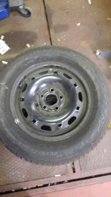 A vendre kit oneu été pour vw 175/70 R14 84 T.  beschikbaar voor biedingen