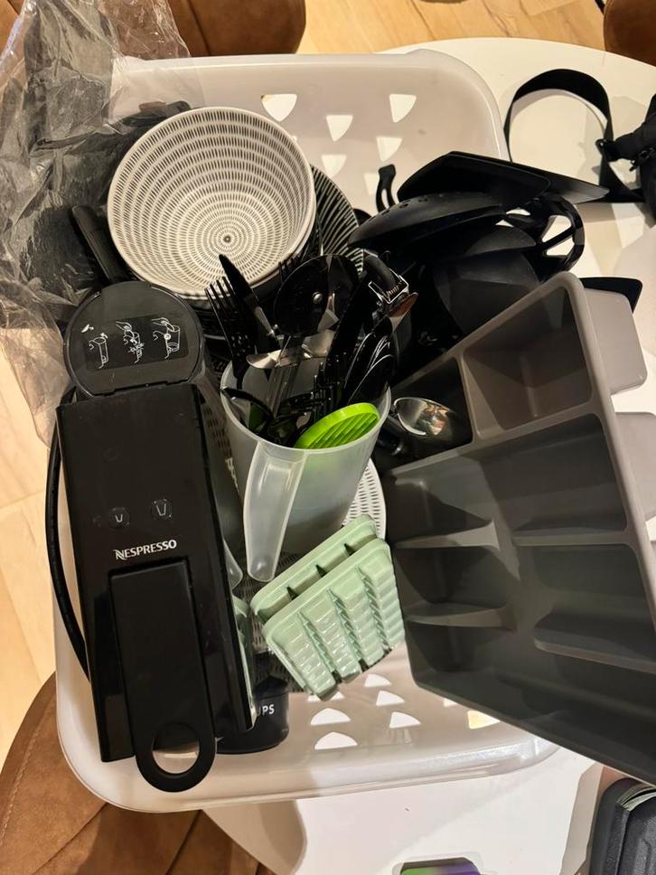 Volledig keuken starterspakket. Studenten/starters, Huis en Inrichting, Keuken | Servies, Zo goed als nieuw, Bord(en), Ophalen