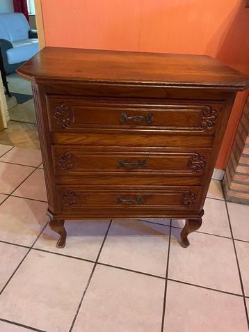 Commode basse néo-classique  beschikbaar voor biedingen