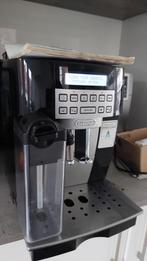 Delonghi koffiemachine met bonen en cappuccino functie, Elektronische apparatuur, 10 kopjes of meer, Ophalen of Verzenden, Zo goed als nieuw