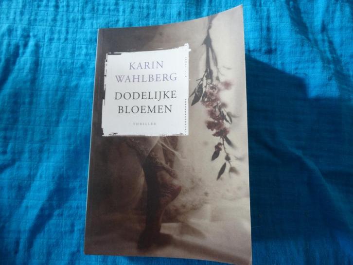 Dodelijke bloemen, Boeken, Thrillers, Gelezen, Ophalen of Verzenden