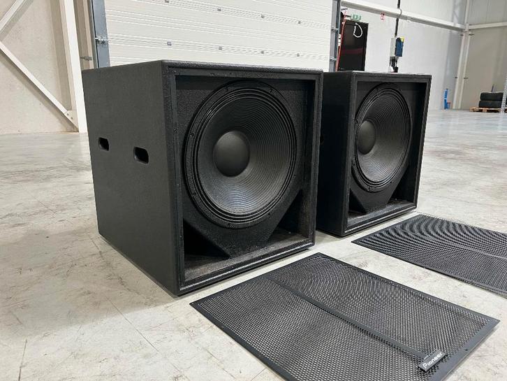 2x Pioneer XY-118S 18" sub incl. wheels with brakes, Audio, Tv en Foto, Luidsprekerboxen, Gebruikt, Subwoofer, 120 watt of meer
