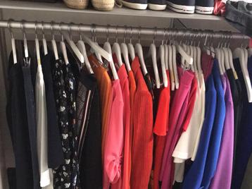 Mooie kleding meestal nieuw! beschikbaar voor biedingen