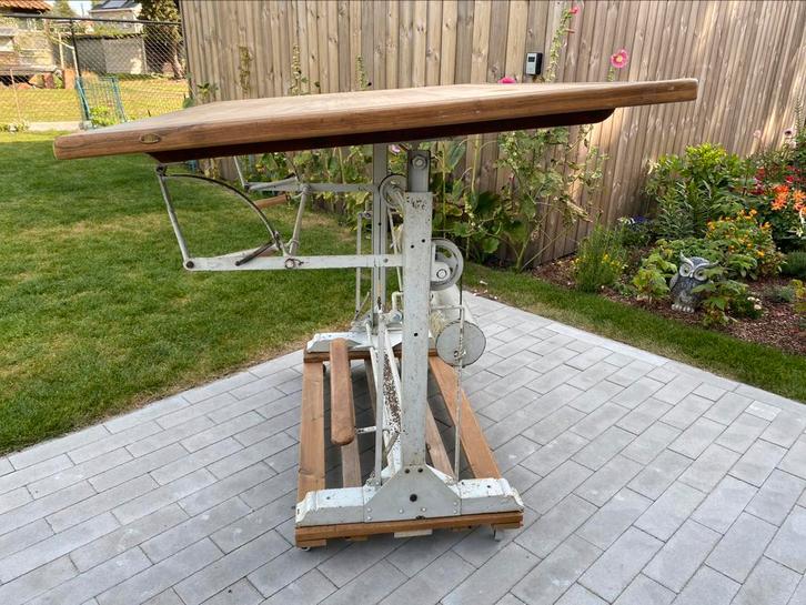 Vintage industriële tekentafel, Antiek en Kunst, Antiek | Meubels | Tafels, Ophalen