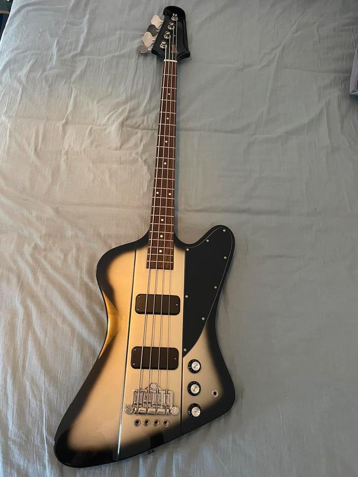 Burny Thunderbird, Musique & Instruments, Instruments à corde | Guitares | Basses, Comme neuf, Enlèvement ou Envoi