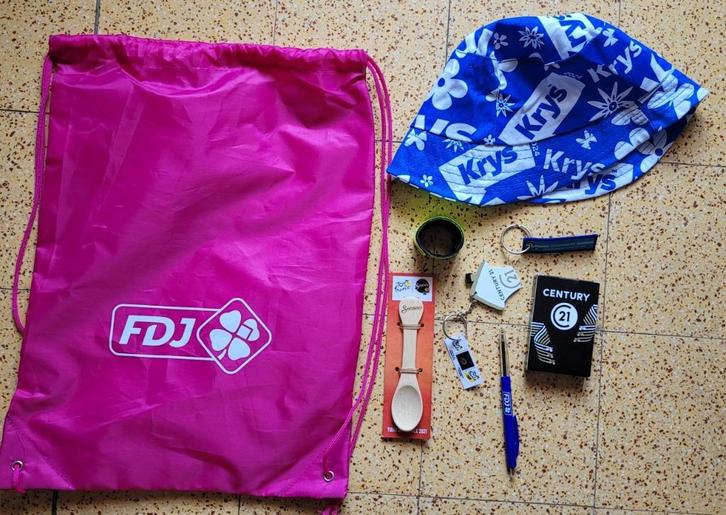 Set van 8 goodies uit de Tour de France, Verzamelen, Merken en Reclamevoorwerpen, Nieuw, Overige typen, Verzenden