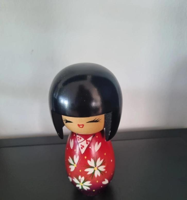 Leuke Uraraka Kokeshi van Chie Tamura, Antiek en Kunst, Kunst | Beelden en Houtsnijwerken, Verzenden
