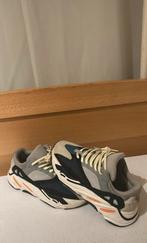 Yeezy Wave Runner, Overige kleuren, Ophalen of Verzenden, Zo goed als nieuw, Sneakers