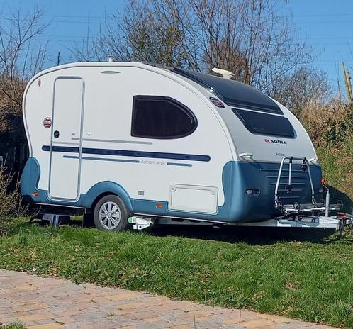 caravane, Caravanes & Camping, Caravanes, Particulier, jusqu'à 3, 750 - 1000 kg, Adria, 2 lits séparés, 4 à 5 mètres, Douche, Réchaud à gaz