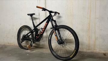 Canyon Strive CF Enduro beschikbaar voor biedingen