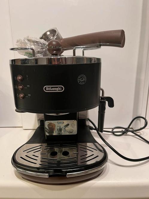 De Longhi Machine Espresso ECOV311.BK, Electroménager, Cafetières, Utilisé, Café moulu, Machine à espresso, 4 à 10 tasses, Réservoir d'eau amovible
