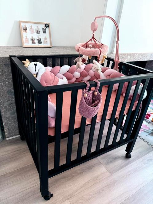 Babypark zwart op wieltjes, Kinderen en Baby's, Babyparken, Zo goed als nieuw, Wieltjes, Ophalen
