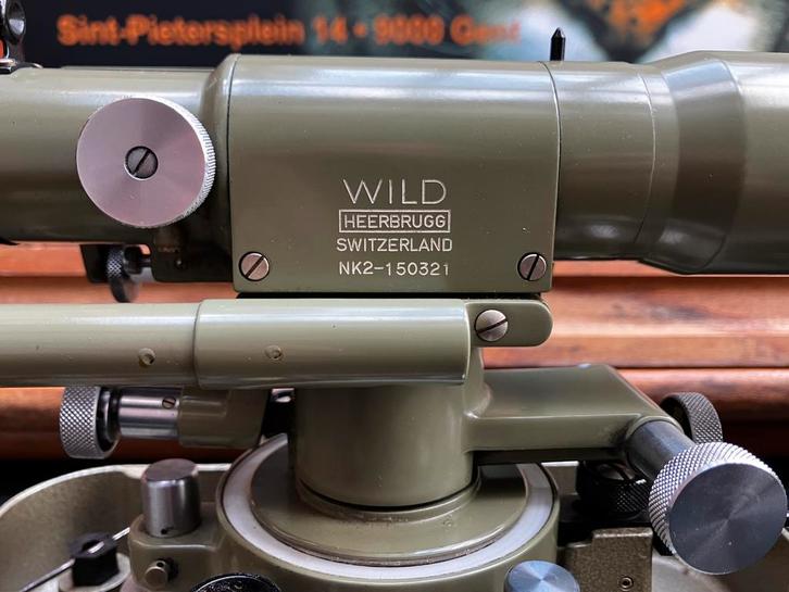 Wild Heerbrugg NK2  waterpasinstrument omgekeerd beeld, Antiquités & Art, Antiquités | Outils & Instruments, Enlèvement