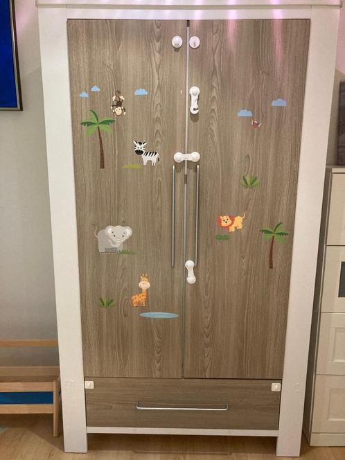 kinderkamer (kast en commode), Kinderen en Baby's, Kinderkamer | Complete kinderkamers, Gebruikt, Jongetje of Meisje, Ophalen