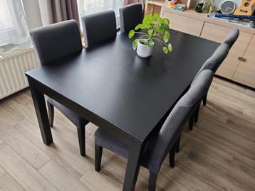 Uitschuifbare eettafel  beschikbaar voor biedingen