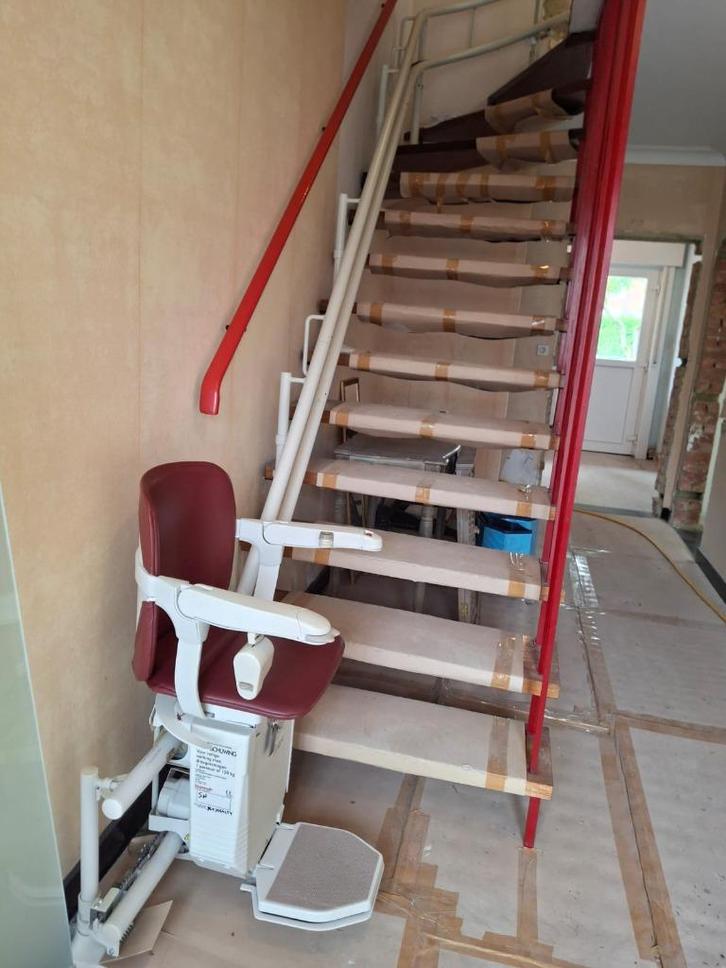 Stannah traplift Siena 260, Diversen, Trapliften, Zo goed als nieuw, Recht, Ophalen