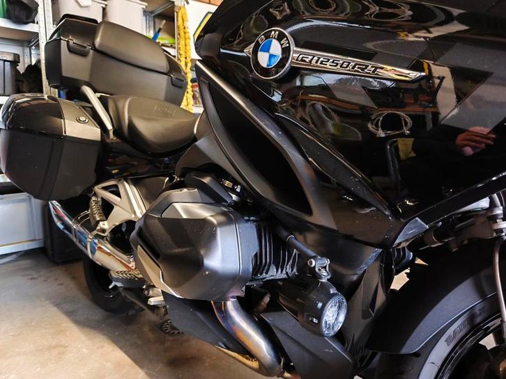 BMW R 1250 RT - TRIPLE BLACK Special Edition-volledige optie, Motoren, Motoren | BMW, Particulier, Cruise Control, Ophalen