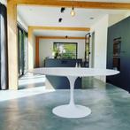 Ronde Saarinen Tulip eettafel 137cm, Huis en Inrichting, Overige materialen, Rond, Nieuw, Ophalen of Verzenden