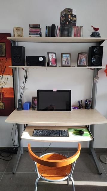 Bureau met uitschuifbaar Toetsenbord blad en 2 legplanken, Huis en Inrichting, Bureaus, Ophalen, Gebruikt, Bureau