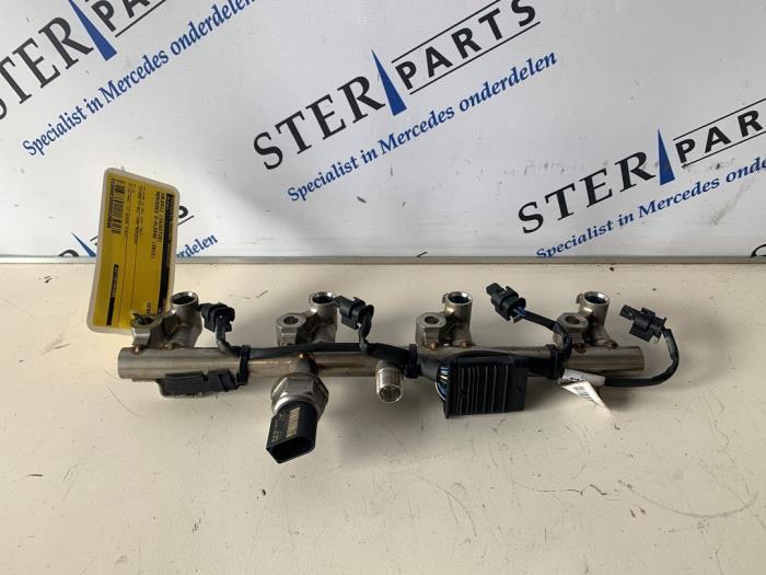 Galerij (Injectie) van een Mercedes E-Klasse, Auto-onderdelen, Brandstofsystemen, Mercedes-Benz, Gebruikt, 3 maanden garantie