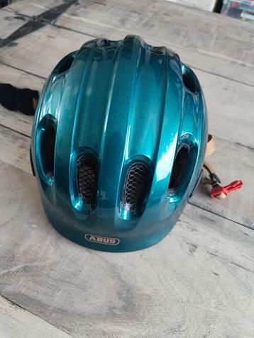 Kinderfietshelm Abus maat S 45-50 cm beschikbaar voor biedingen
