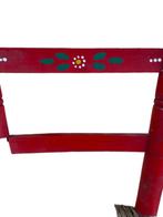 Rood vintage kinderstoeltje met rieten zitvlak, Kinderen en Baby's, Keukies Shop, Overige typen, Ophalen of Verzenden, Info@keukiesshop.com